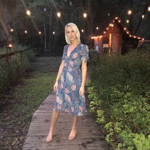 Lulu’s Navy Blue floral midi dress